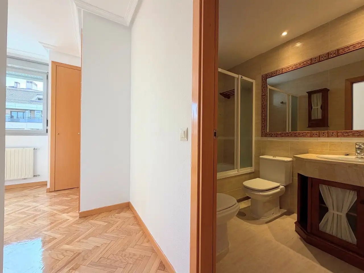 Bathroom of Flat for rent in Boadilla del Monte  with Heating, Parquet flooring and Terrace