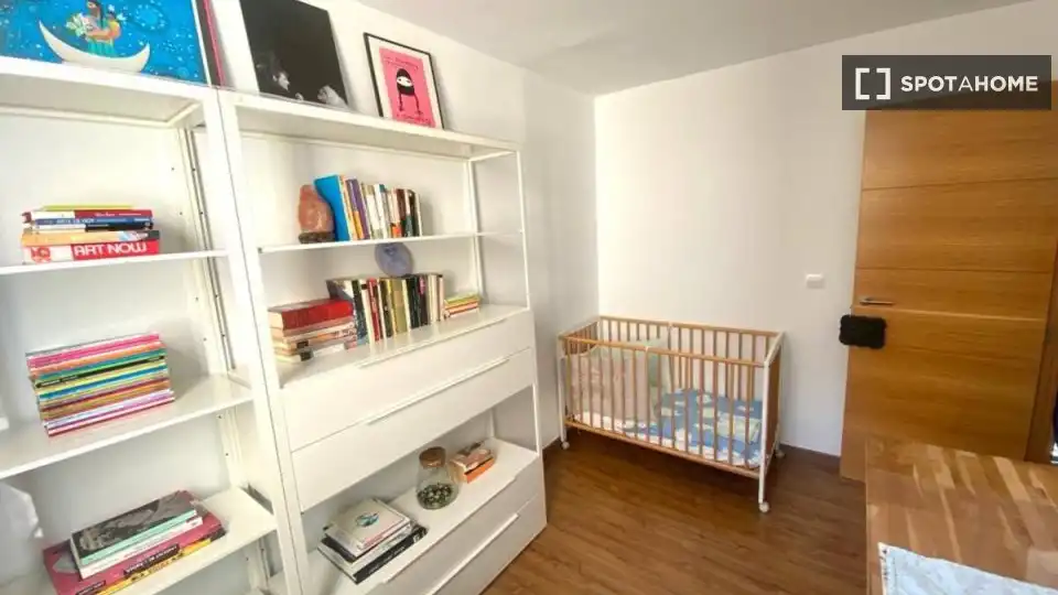 Habitación de Piso de alquiler en Valencia con Aire acondicionado, Calefacción y Amueblado