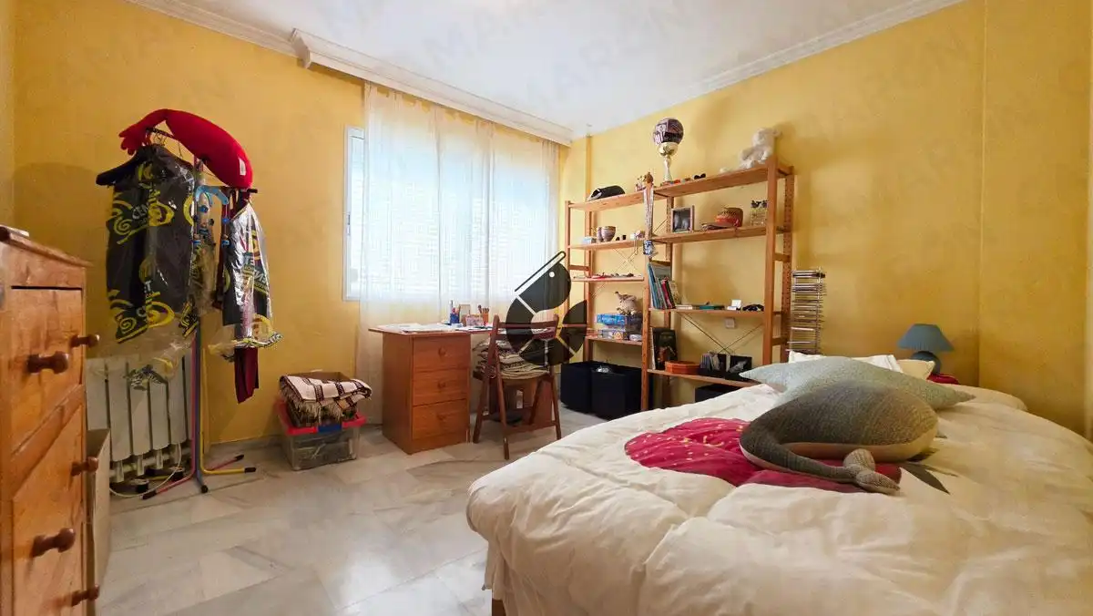 Habitación de Casa adosada en venta en Mairena del Aljarafe con Aire acondicionado, Jardín privado y Trastero
