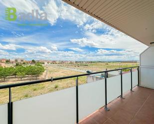 Vista exterior de Pis en venda en Alcarràs amb Aire condicionat, Piscina i Balcó