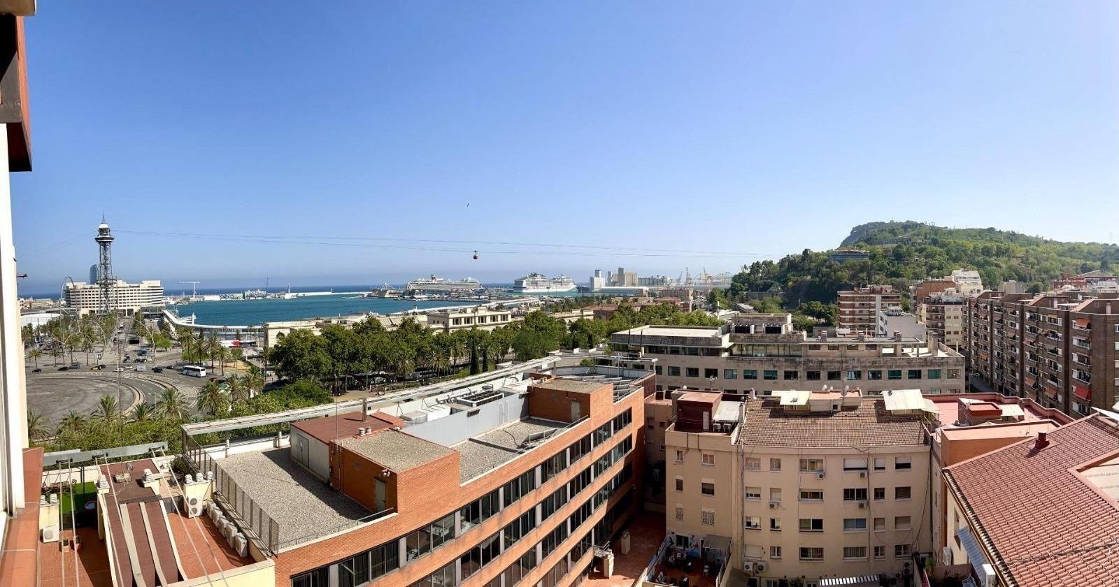 Vista exterior de Àtic en venda en  Barcelona Capital amb Aire condicionat, Calefacció i Alarma