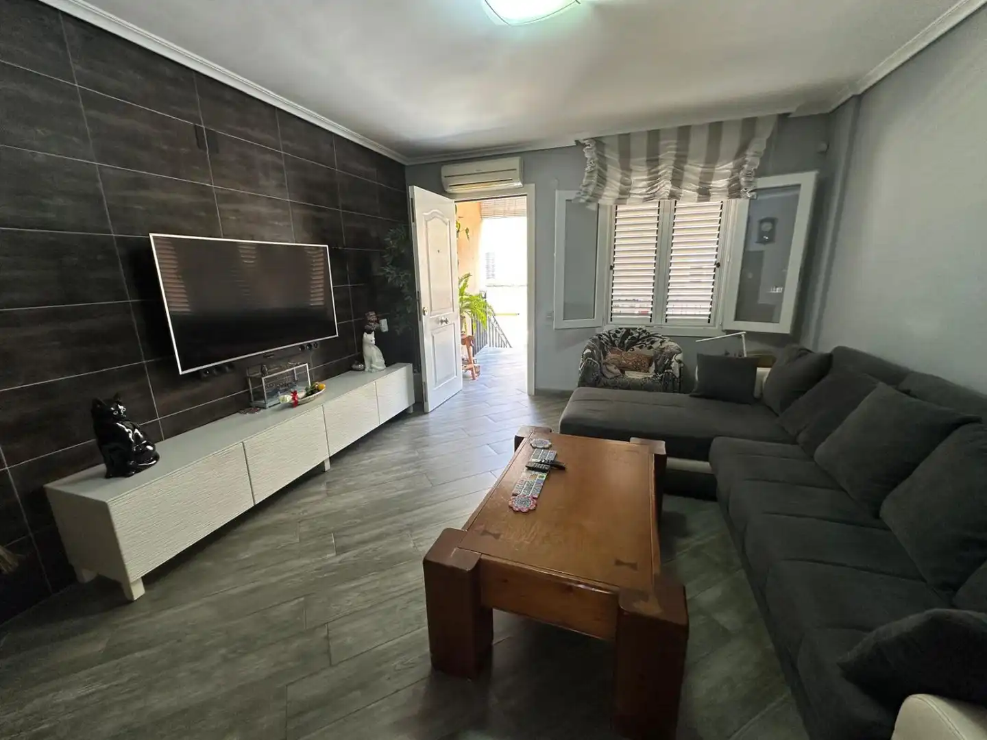 Sala d'estar de Casa adosada en venda en Benicasim / Benicàssim amb Aire condicionat, Calefacció i Terrassa