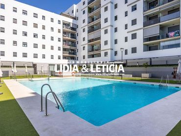 Flat with pool for sale in Este - Alcosa- Torreblanca