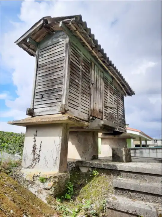 Außenansicht von Country house zum Verkauf in Carballo