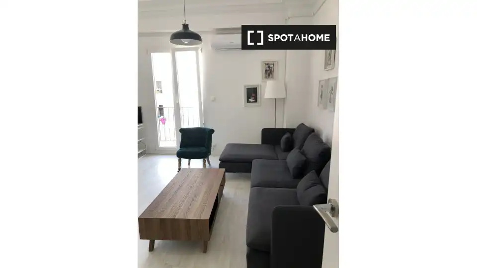 Vista exterior de Estudio para compartir en Valencia con Aire acondicionado, Calefacción y Terraza