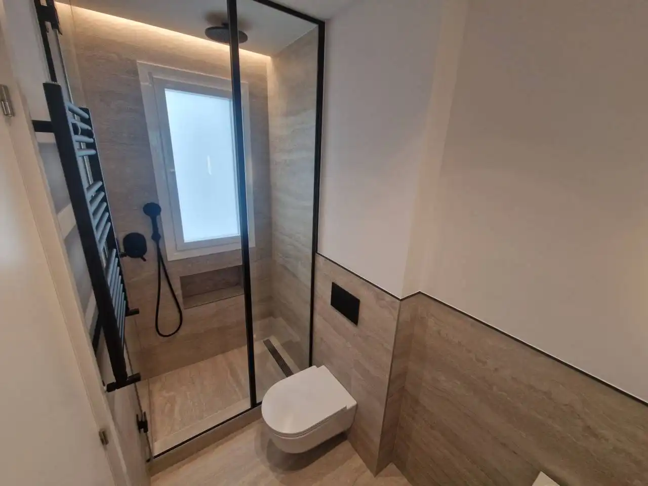 Badezimmer von Wohnung zum Verkauf in Madrid mit Klimaanlage, Heizung und Terrasse