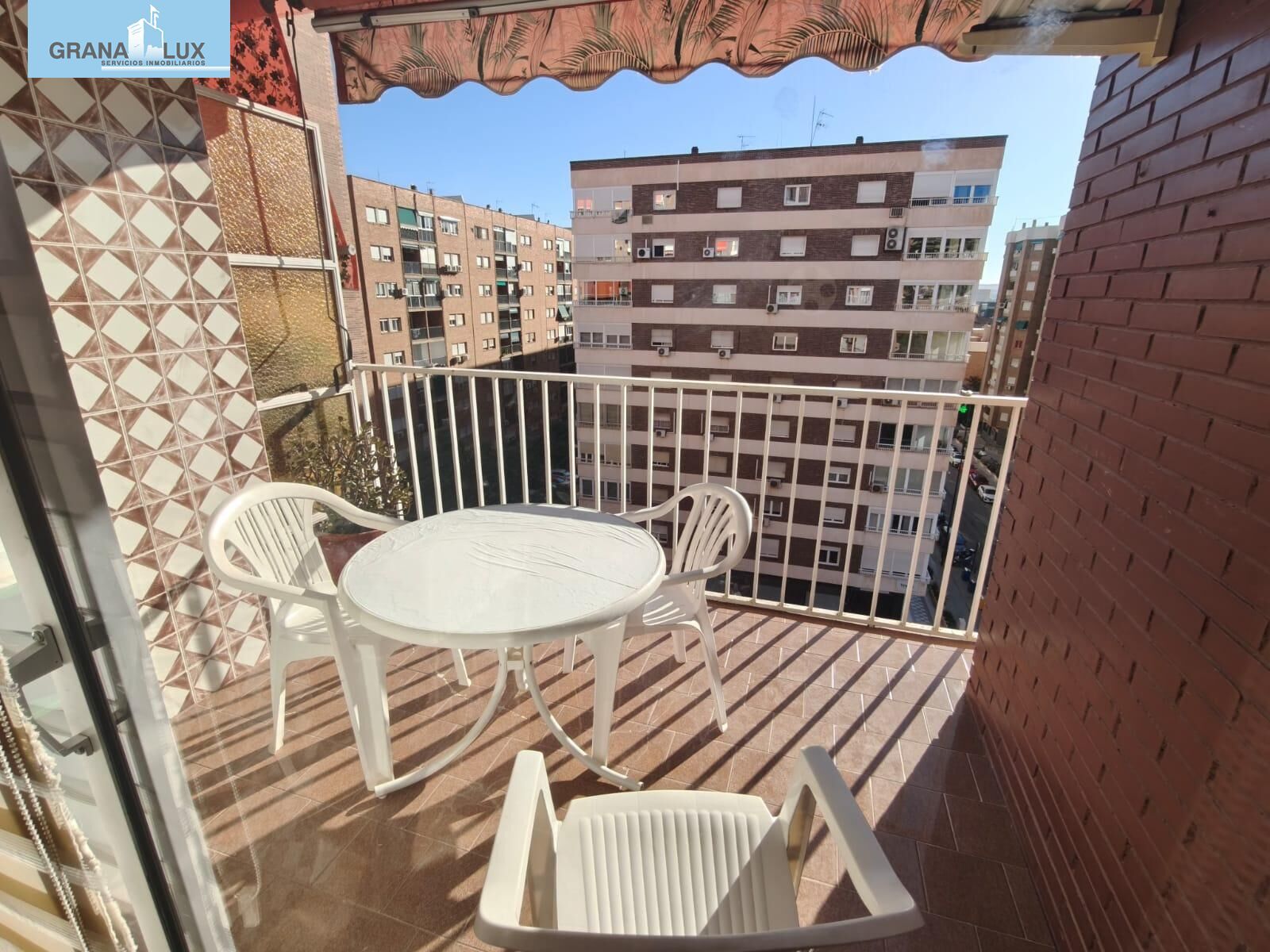 Terrassa de Pis de lloguer en  Granada Capital amb Calefacció