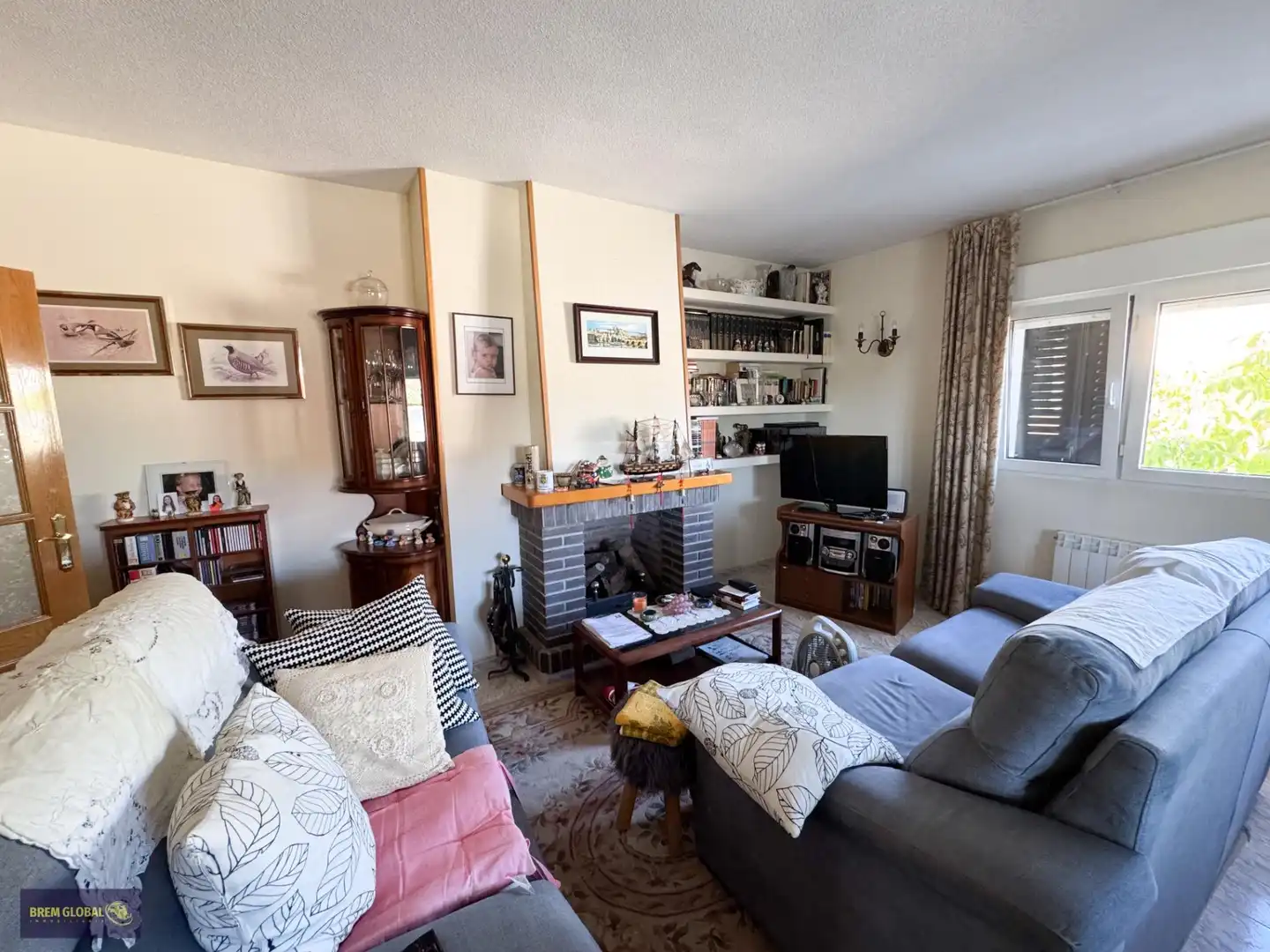 Living room of Houses for sale in La Cabrera  with Heating, Private garden and Swimming Pool