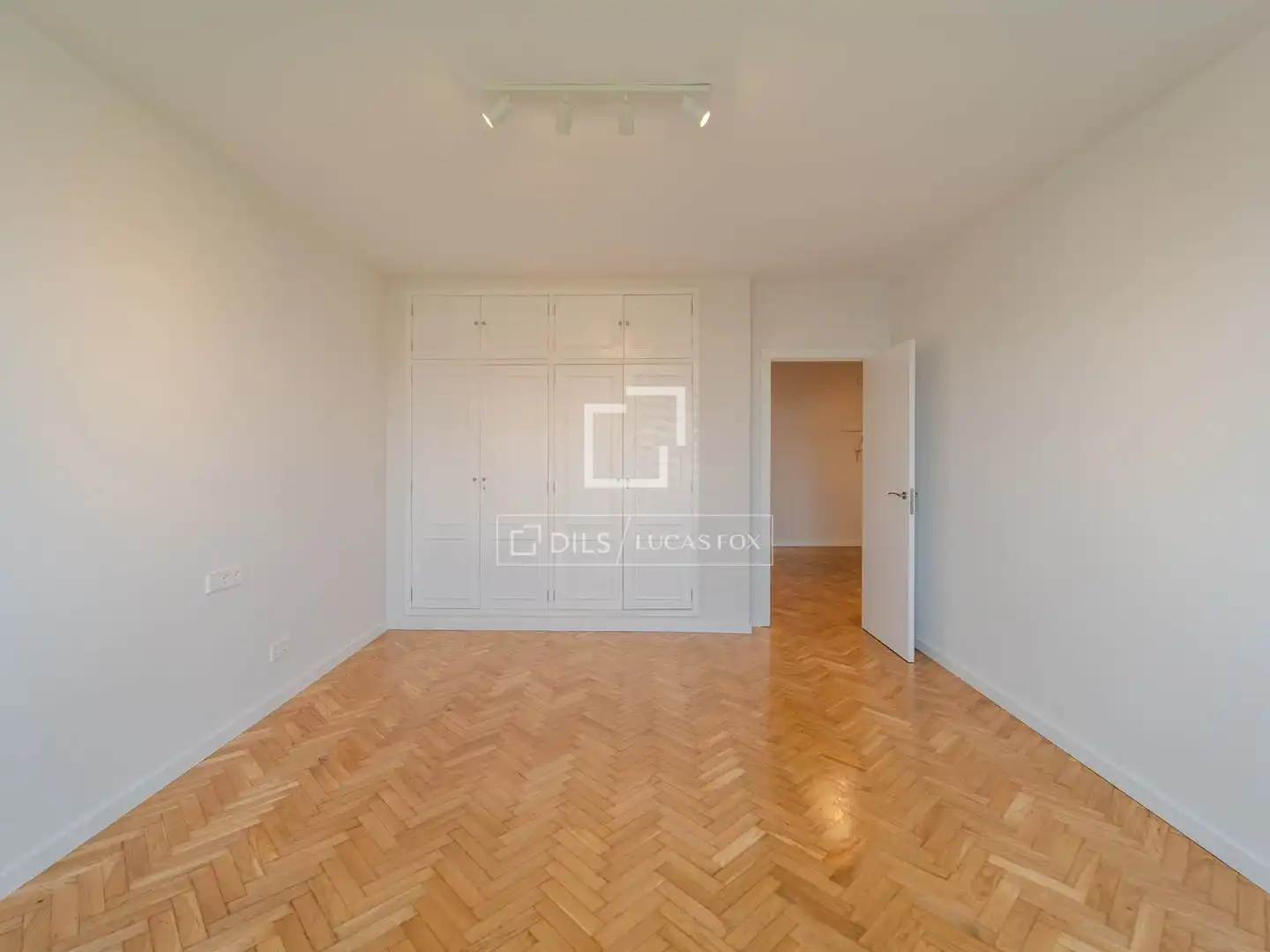 Dormitori de Pis de lloguer en Valencia amb Aire condicionat, Parquet i Terrassa