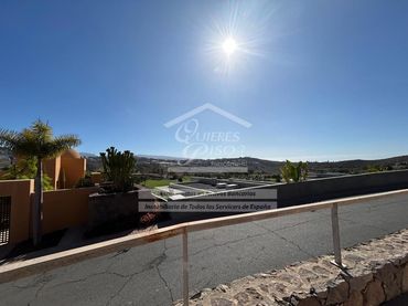 Casa amb piscina en venda a Calle Swing