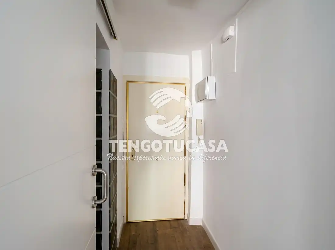 Piso en venta en Calle de María Teresa Sáenz de Heredia, 22, Ventas