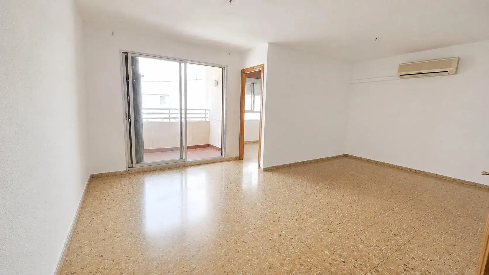 Flat for sale in MESTRE SERRANO, Centro Ciudad