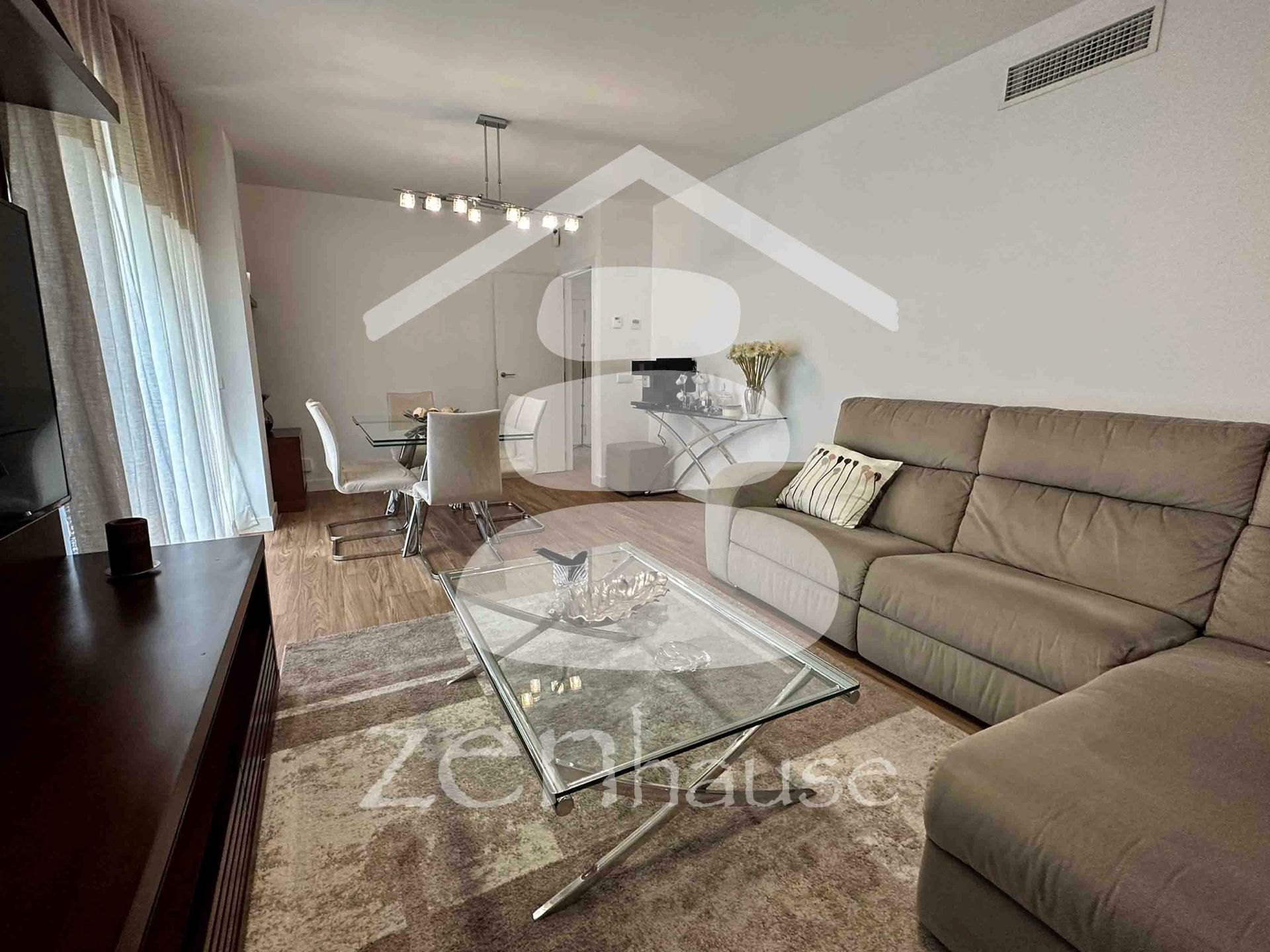 Sala d'estar de Pis en venda en  Madrid Capital amb Aire condicionat, Calefacció i Terrassa