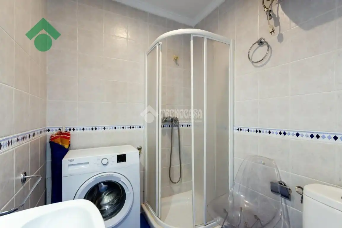 Badezimmer von Wohnung zum Verkauf in Almuñécar mit Möbliert