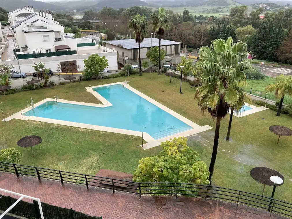 Schwimmbecken von Wohnung zum Verkauf in Los Barrios mit Terrasse und Gemeinschaftspool