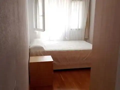 Schlafzimmer von Wohnung zur Miete in Santander mit Möbliert, Ofen und Waschmaschine