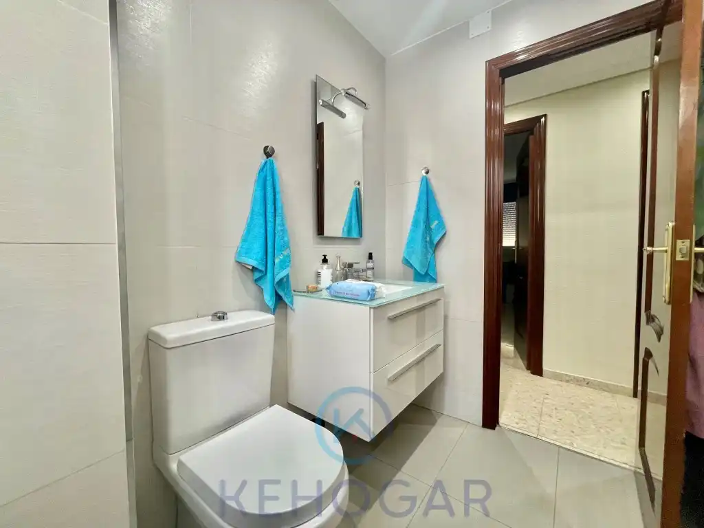 Bathroom of Flat for sale in Dos Hermanas
