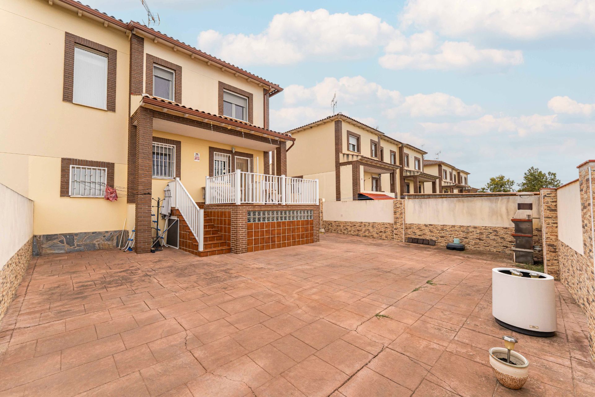Vista exterior de Casa o chalet en venta en Huecas con Calefacción, Jardín privado y Terraza