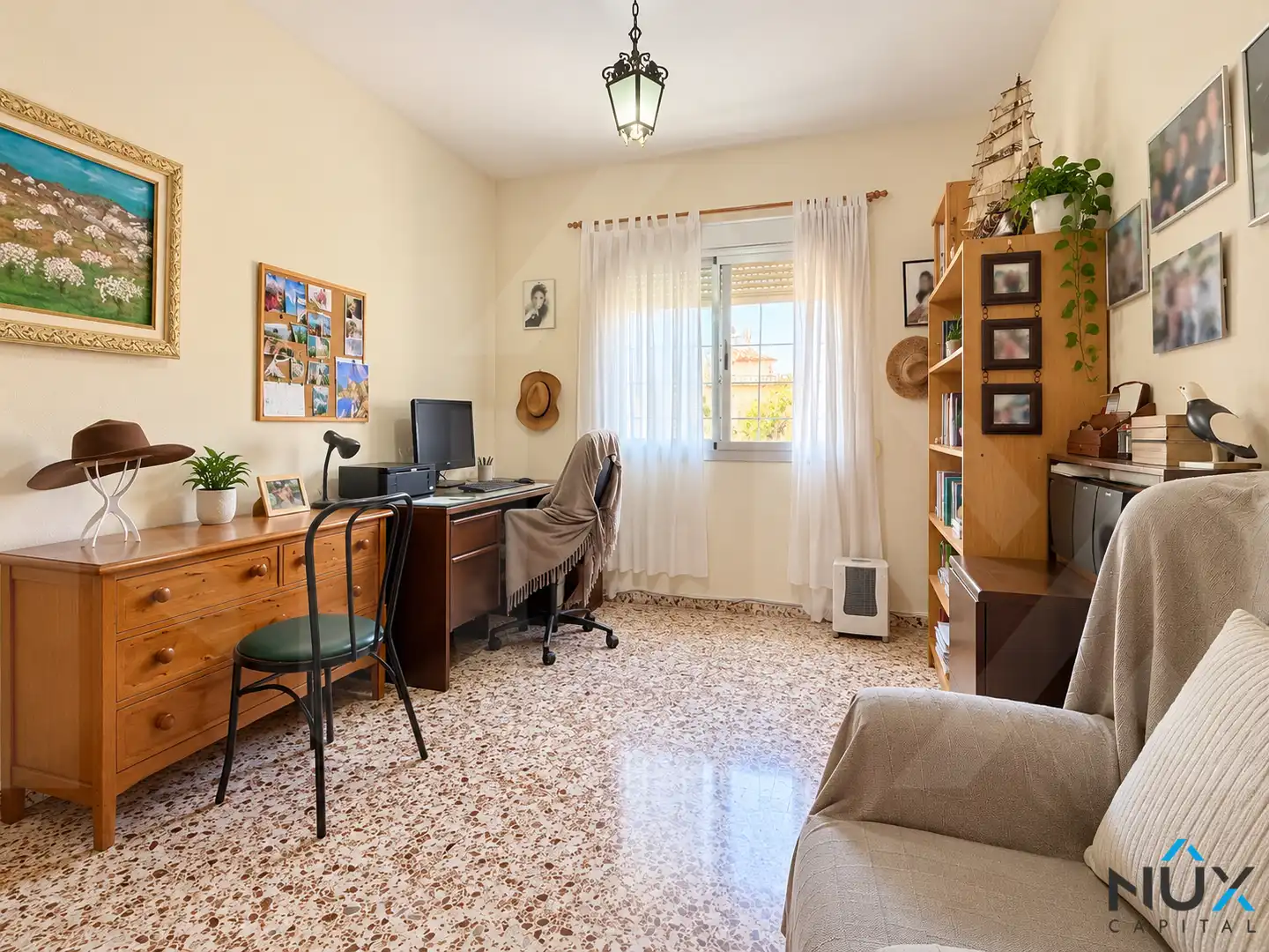 Sala d'estar de Casa o xalet en venda en Paterna amb Aire condicionat, Calefacció i Jardí privat