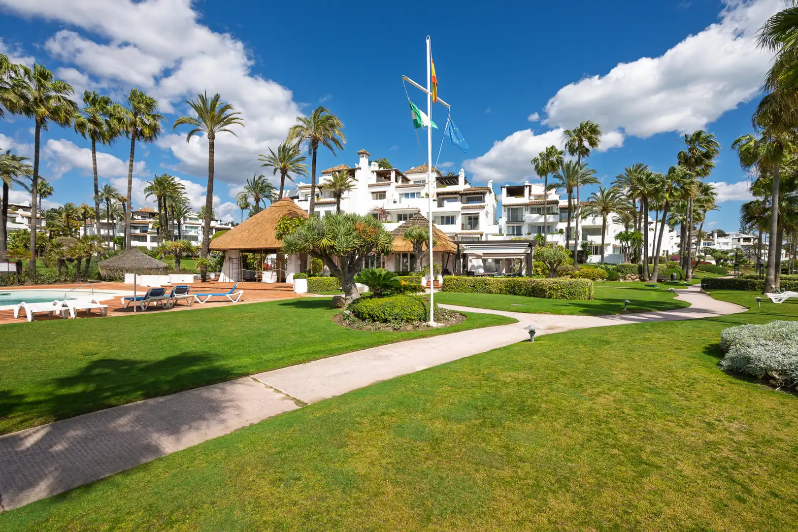Garden of Ground floor for sale in Estepona  with Air Conditioner, Terrace and Swimming Pool