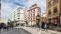 Vista exterior de Pis en venda en  Granada Capital amb Aire condicionat i Calefacció