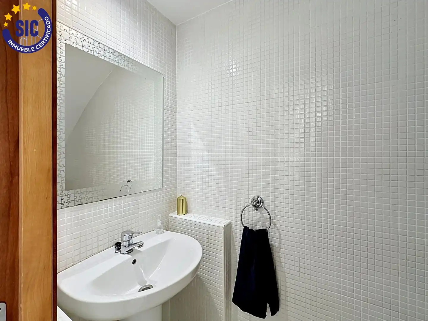 Baño de Casa adosada en venta en Serra con Jardín privado, Terraza y Piscina comunitaria