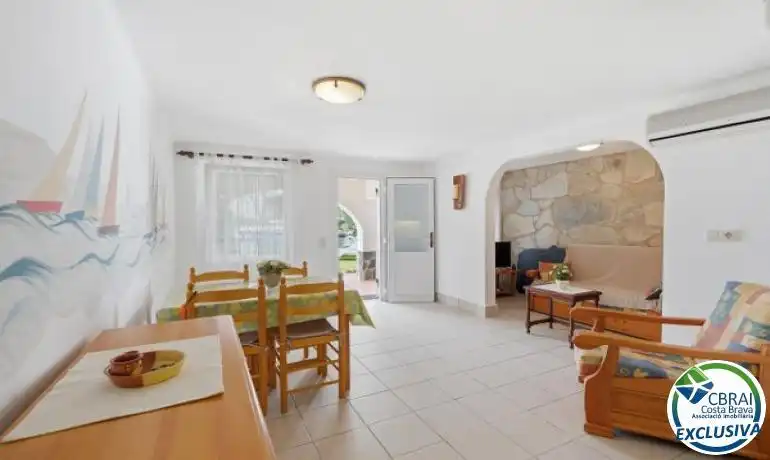 Country house zum Verkauf in Roses mit Heizung, Privatgarten und Terrasse