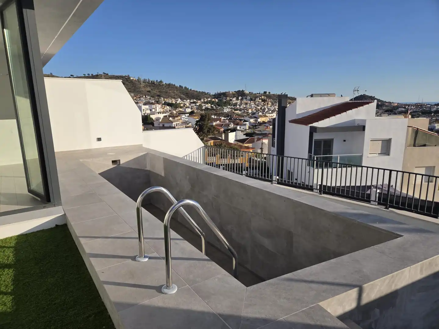 Piscina de Casa o xalet en venda en Málaga amb Aire condicionat, Terrassa i Piscina