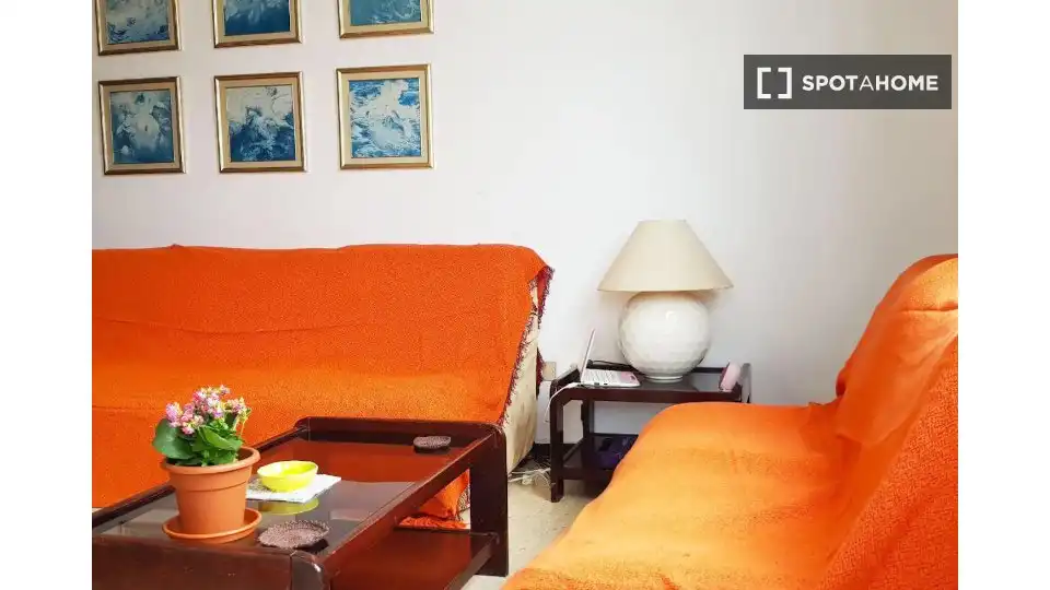 Sala d'estar de Pis de lloguer en Las Palmas de Gran Canaria amb Aire condicionat, Calefacció i Moblat