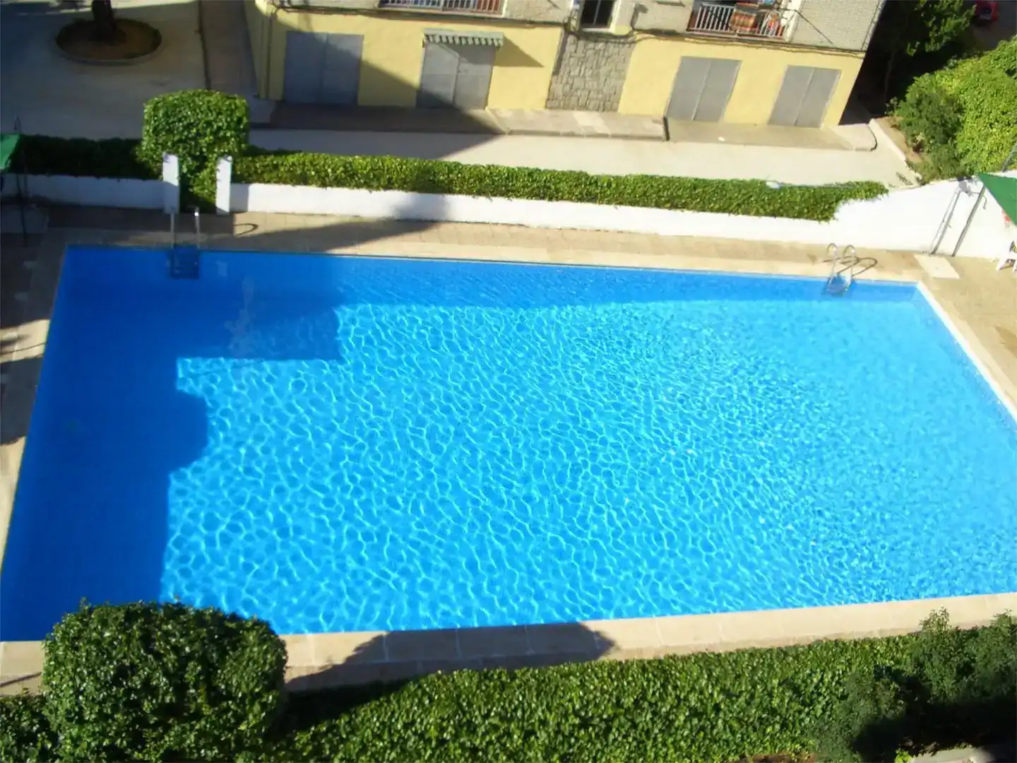 Piscina de Pis en venda en Cebreros amb Jardí privat, Piscina i Moblat