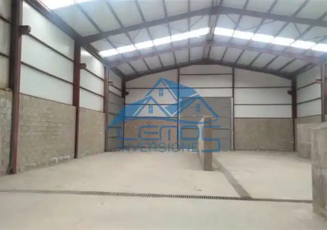 Nau industrial en venda en Cuadros