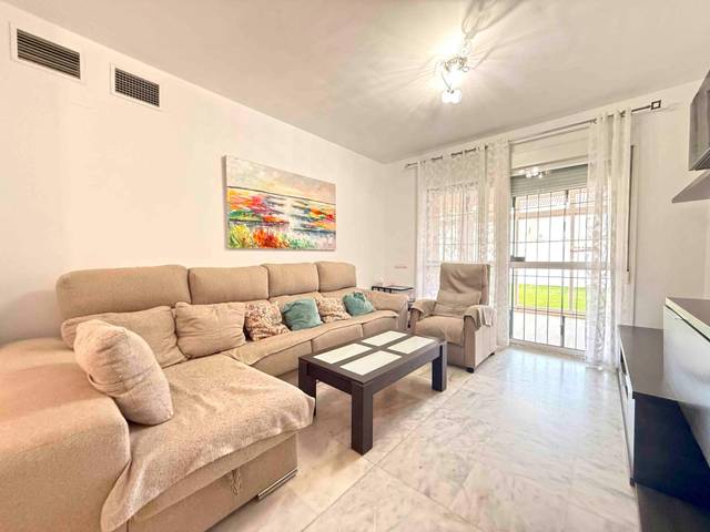 Casa adosada en Alquiler en Nuevo Bulevar