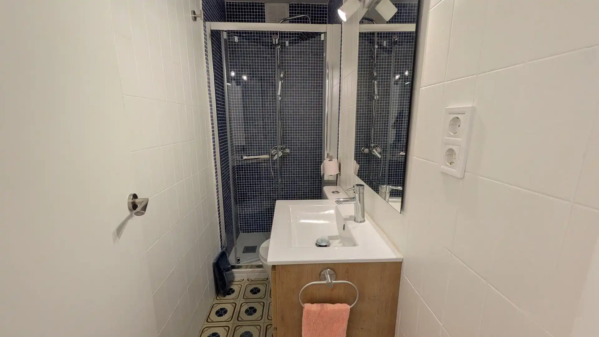 Badezimmer von Wohnung zur Miete in Santander mit Heizung, Terrasse und Möbliert