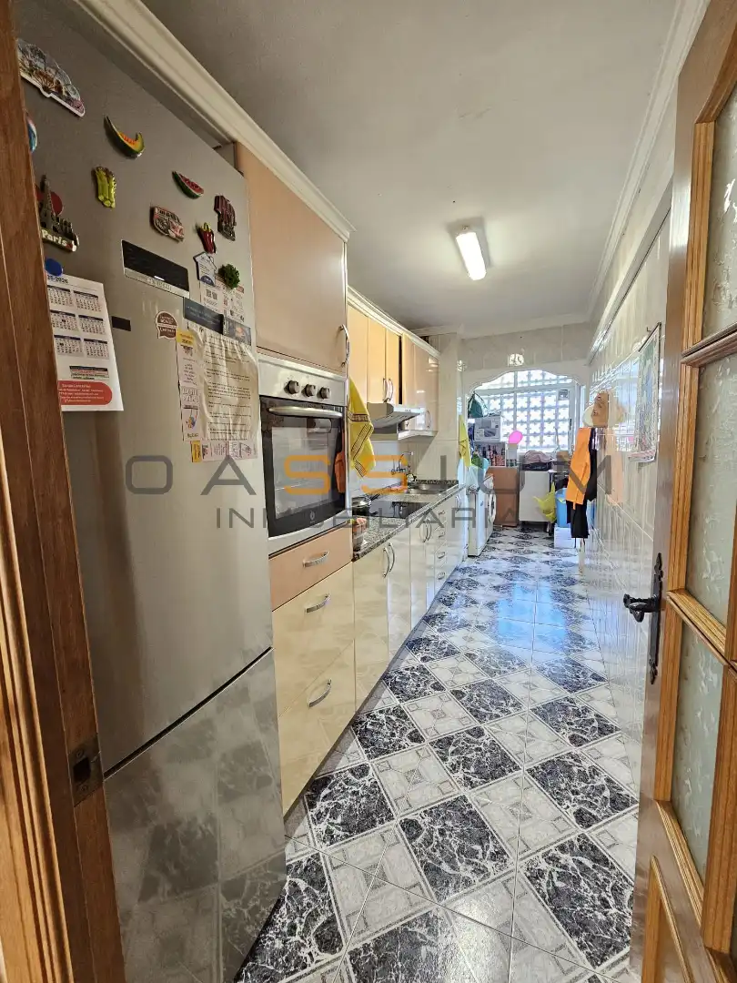 Cuina de Pis en venda en Constantí amb Moblat, Forn i Rentadora