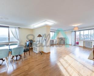 Living room of Flat to rent in Oviedo   with Heating, Parquet flooring and Terrace