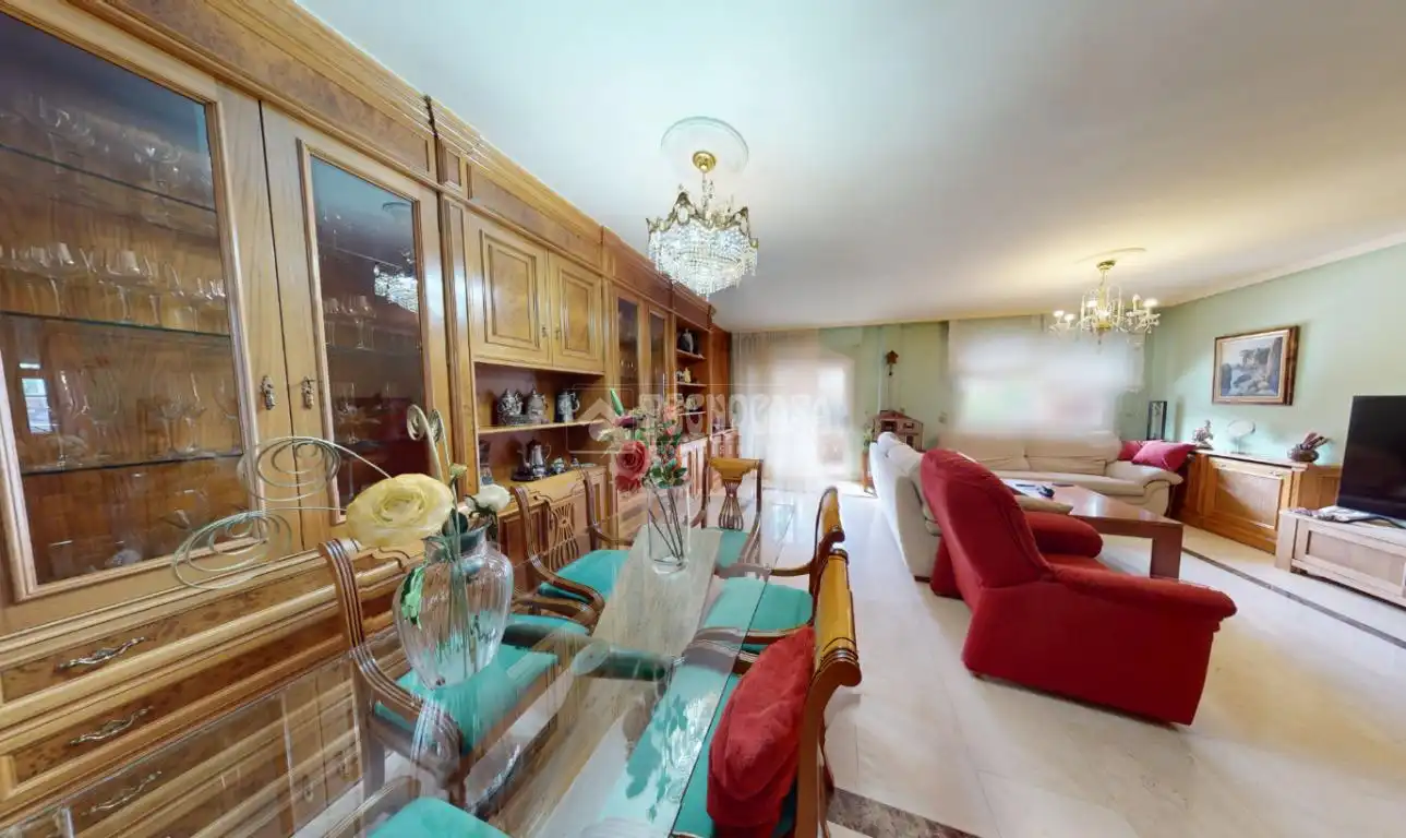 Wohnzimmer von Einfamilien-Reihenhaus zum Verkauf in Leganés mit Heizung, Parkett und Terrasse