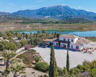 Vista exterior de Casa o xalet en venda en Viñuela amb Aire condicionat, Terrassa i Piscina