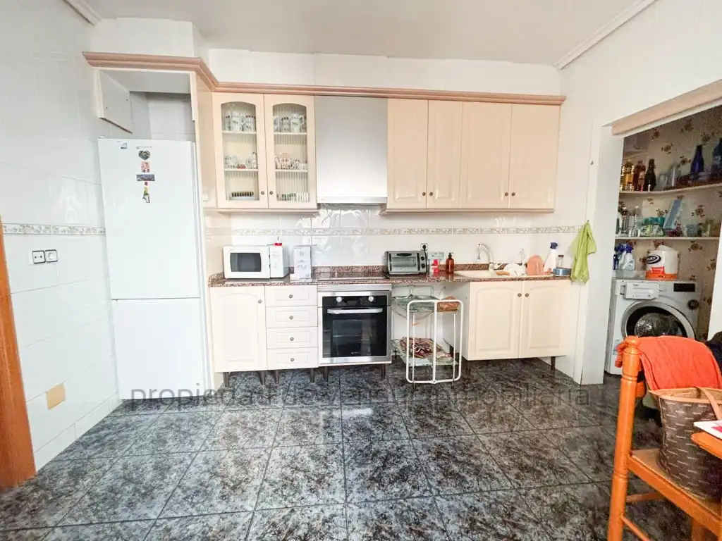 Piso con balcón en venta en Casco Antiguo, imagen 2
