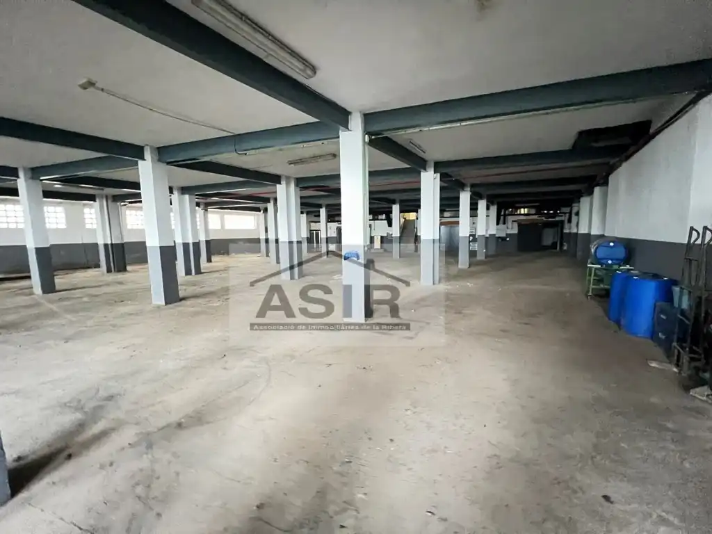Parking de Nave industrial en venta en Corbera