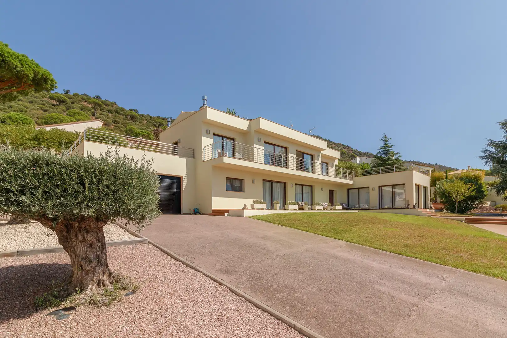 Vista exterior de Casa o chalet en venta en Pau con Aire acondicionado, Calefacción y Jardín privado
