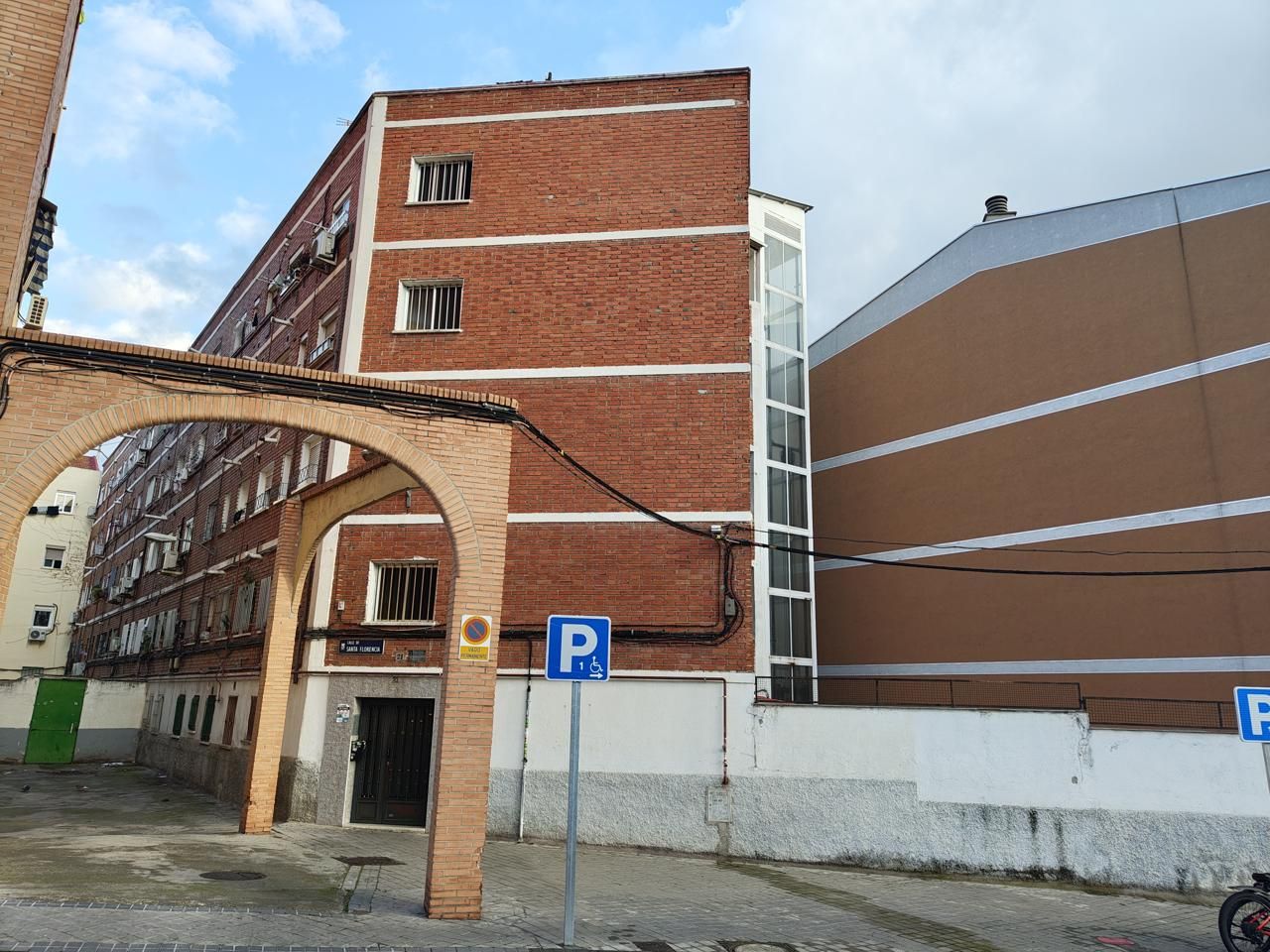 Exterior view of Flat for sale in  Madrid Capital  with Air Conditioner