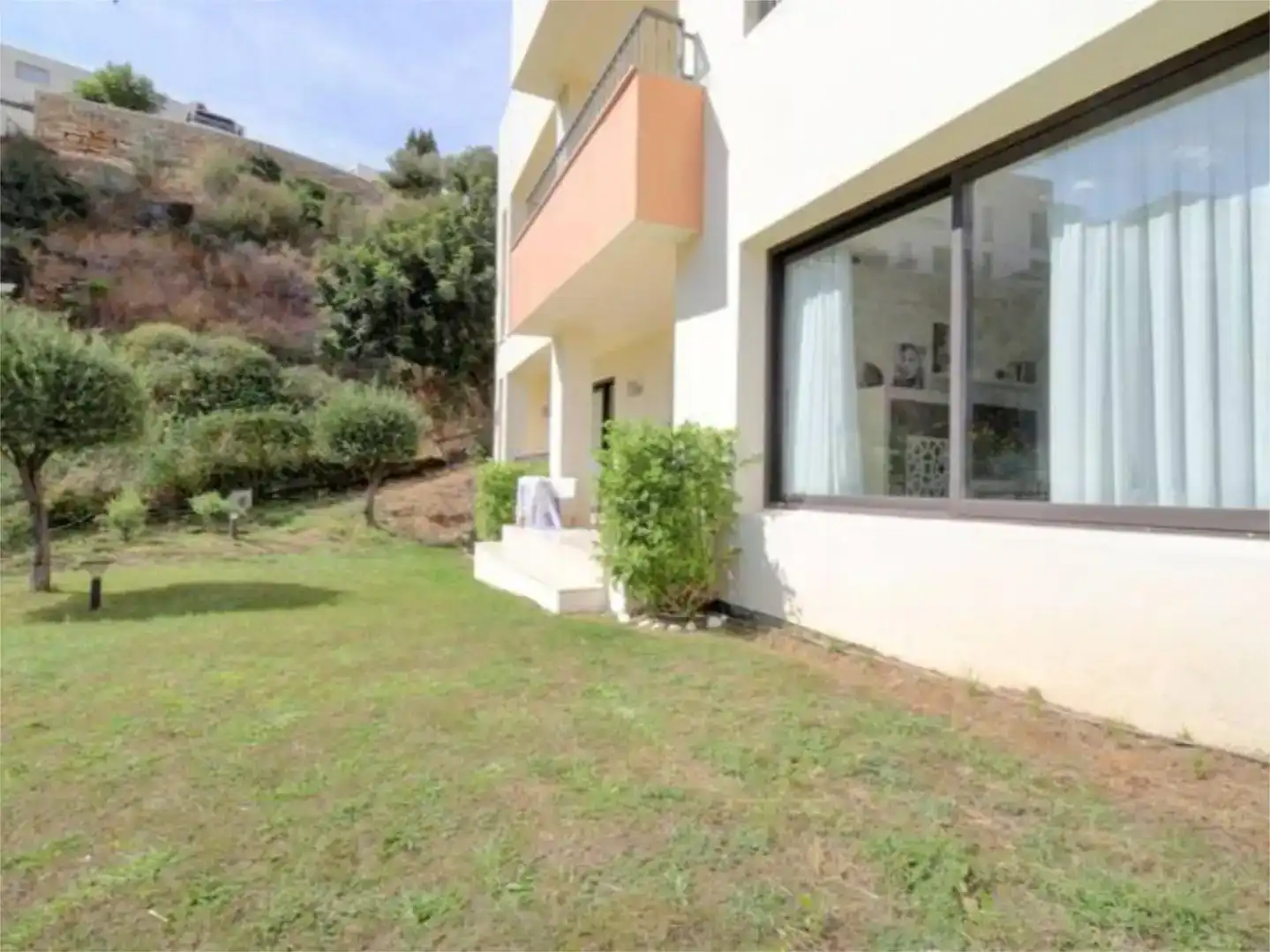 Außenansicht von Wohnung zur Miete in Marbella mit Klimaanlage, Schwimmbad und Balkon