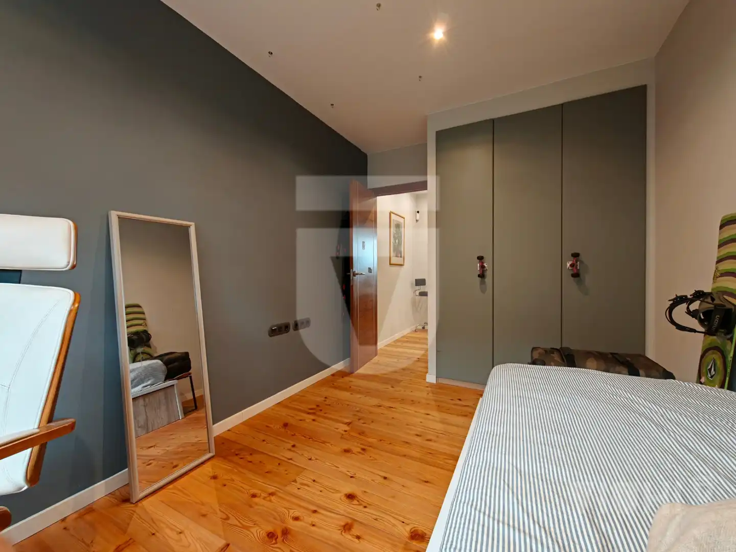 Habitación de Casa adosada en venta en Tiana con Aire acondicionado, Jardín privado y Parquet