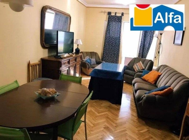 Sala d'estar de Pis en venda en Cáceres Capital amb Aire condicionat, Calefacció i Jardí privat