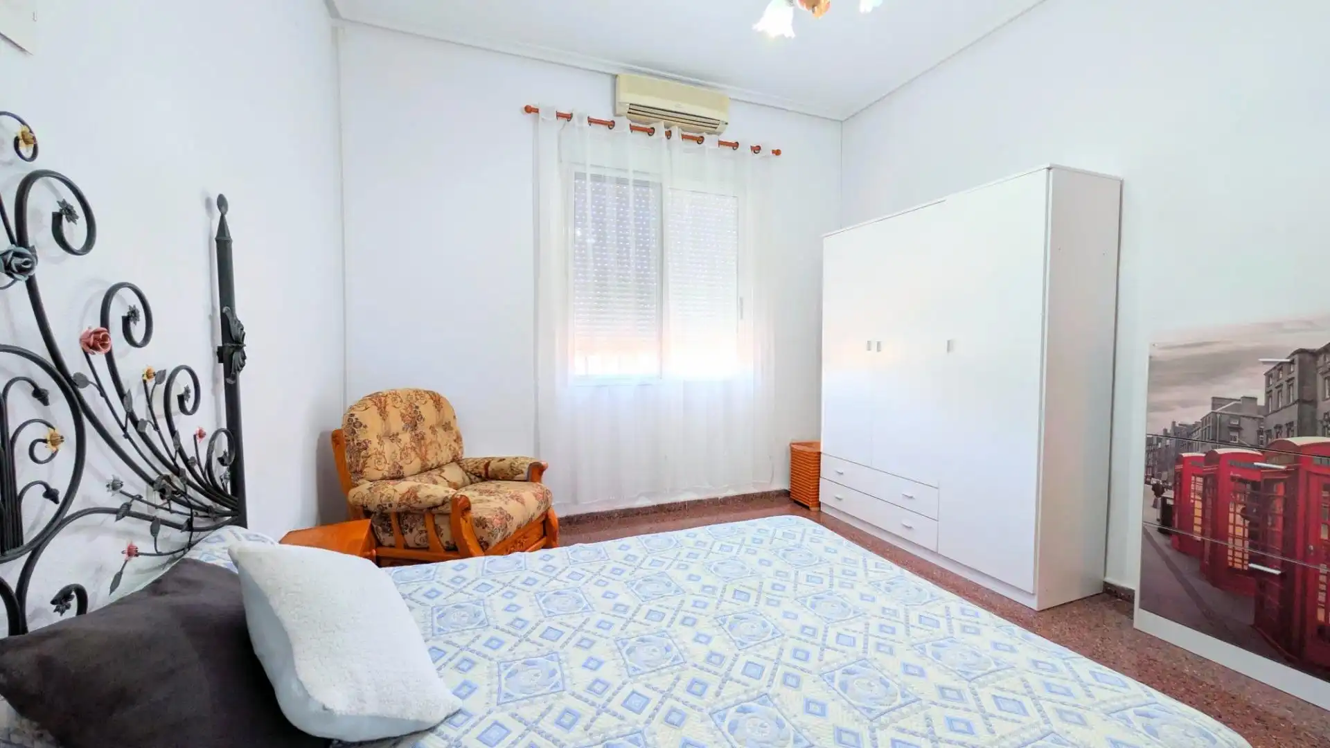 Dormitori de Casa o xalet en venda en Elche / Elx amb Aire condicionat, Calefacció i Jardí privat