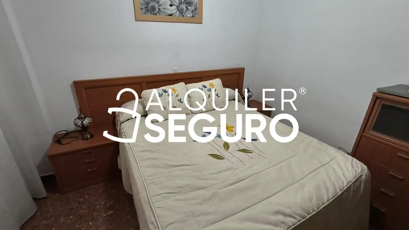 Bedroom of Flat for rent in Sevilla  with Air Conditioner and Furnished
