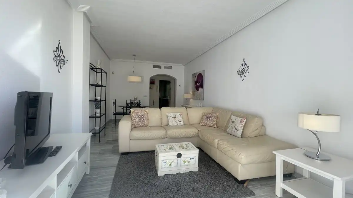 Sala de estar de Ático en venta en Benahavís con Aire acondicionado, Terraza y Amueblado