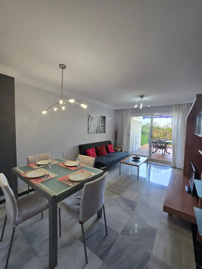 Menjador de Planta baixa en venda en Marbella amb Aire condicionat, Terrassa i Traster