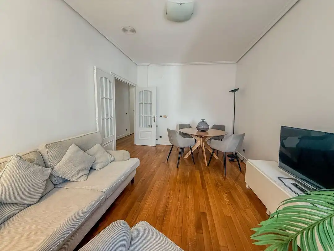 Sala de estar de Piso de alquiler en Donostia - San Sebastián  con Calefacción, Horno y Lavadora