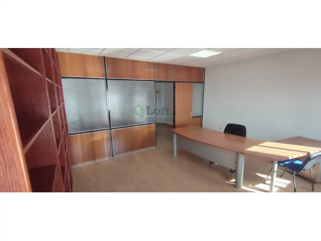 Oficina amb ascensor en venda a Casco Antiguo